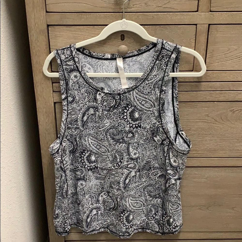 Lululemon tank!